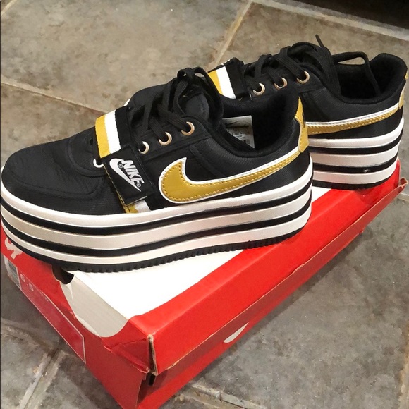 Nike Shoes - Women’s Nike Vandal 2k platform sneaker size 6.5